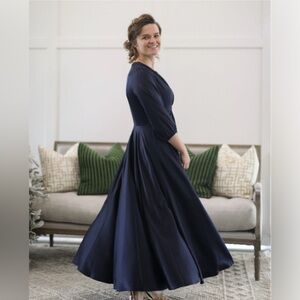 Essence of Elegance dress by Dainty Jewels in the color Navy